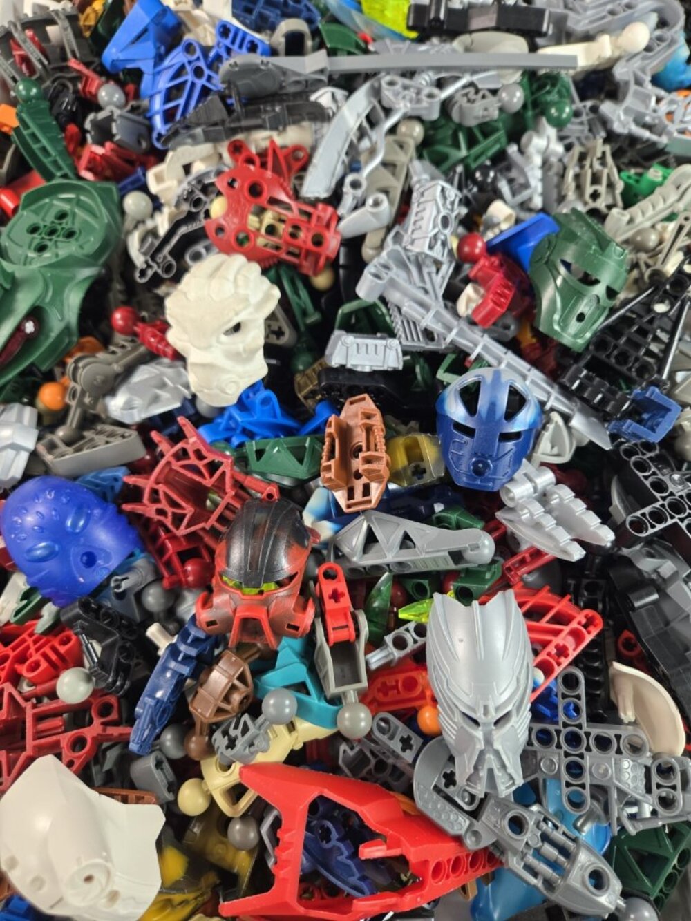 Huge Bulk Lego Lot Bionicle Technic 8 Lbs Pounds Masks Parts Pieces